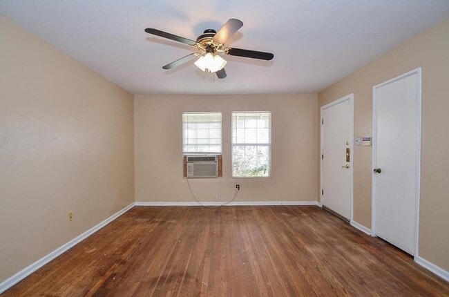 Building Photo - 5515 Flamingo Dr