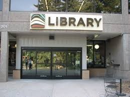 Building Photo - 401.5 Lilac Ln