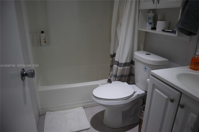 Building Photo - 3000 Sunrise Lakes Dr W
