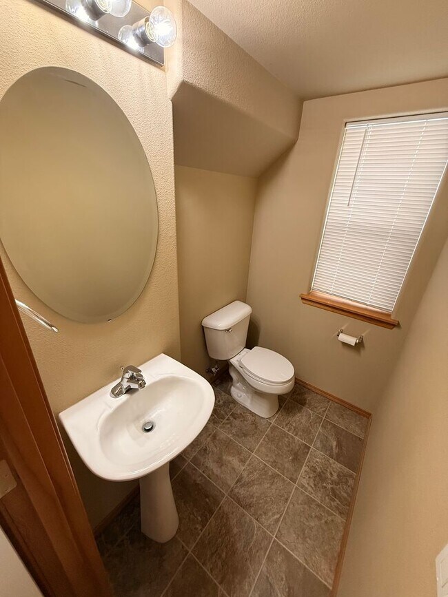 Building Photo - 2976 SW Indian Cir