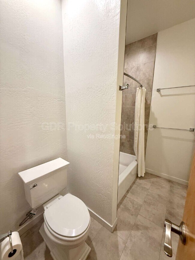 Building Photo - 3600 Central Ave SE