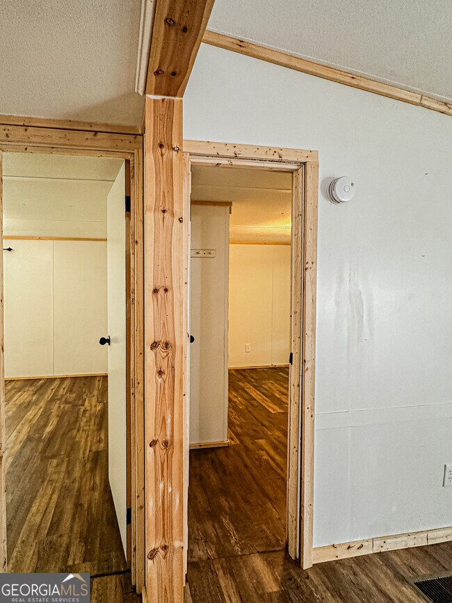 Building Photo - 6220 Town Creek Rd