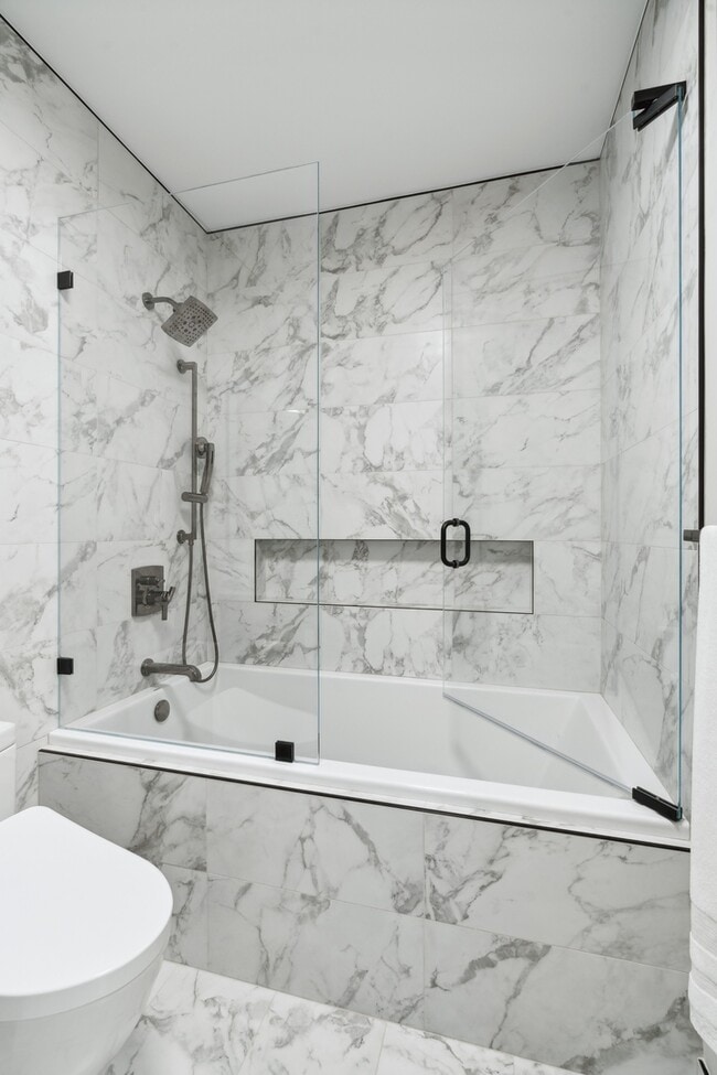 Building Photo - 501 N Clinton St