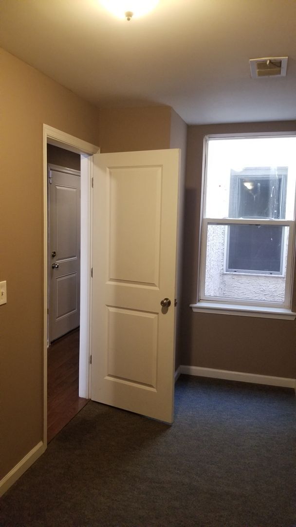 Building Photo - 1949 N Gratz St