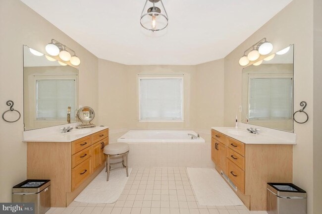 Building Photo - 2575 Bear Den Rd