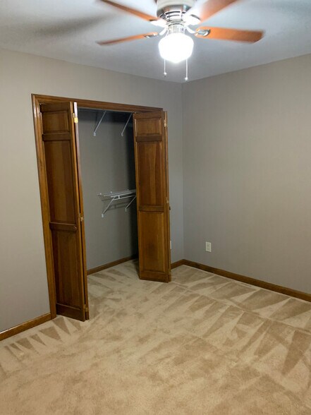 Building Photo - Room in House on Sawmill Rd