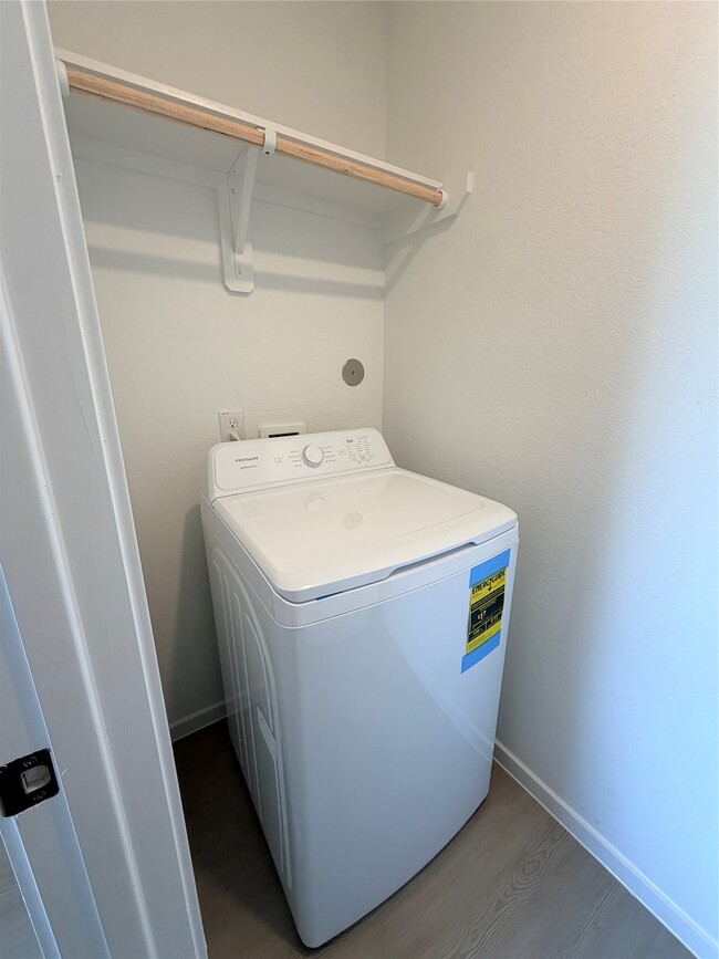 Building Photo - 18760 LOOM Dr