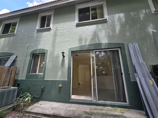 Building Photo - 2610 SE 14th Ave