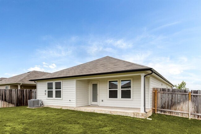 Building Photo - 1421 Havelock Wy