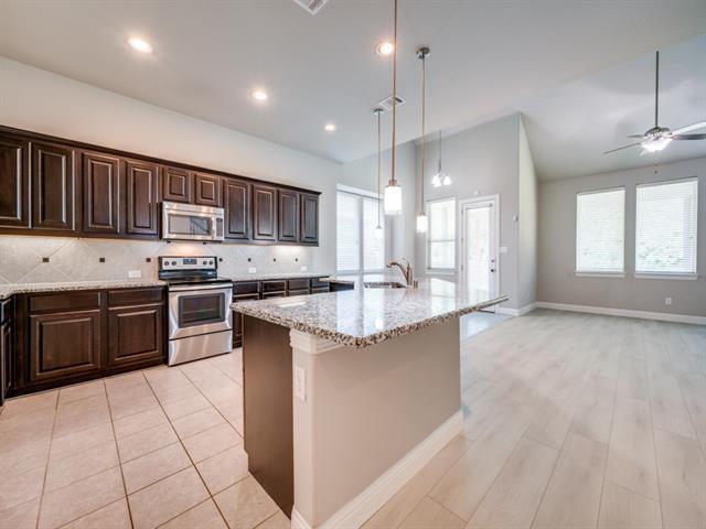 Building Photo - 5512 Somerville Dr