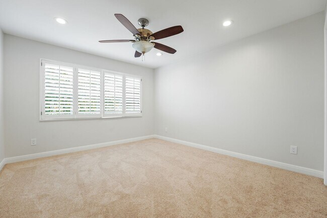 Building Photo - This stunning 5 Bed / 3 Bath Home South of Ventura Boulevard with pool and panoramic views is now...