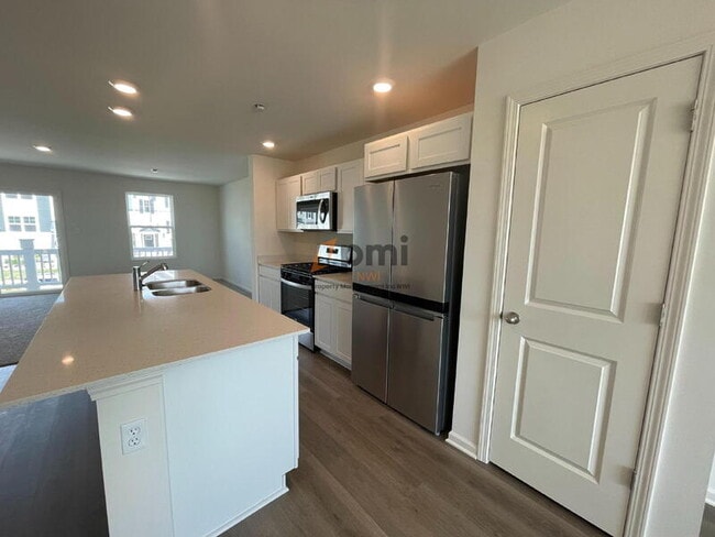 Building Photo - 8749 W 108th Dr