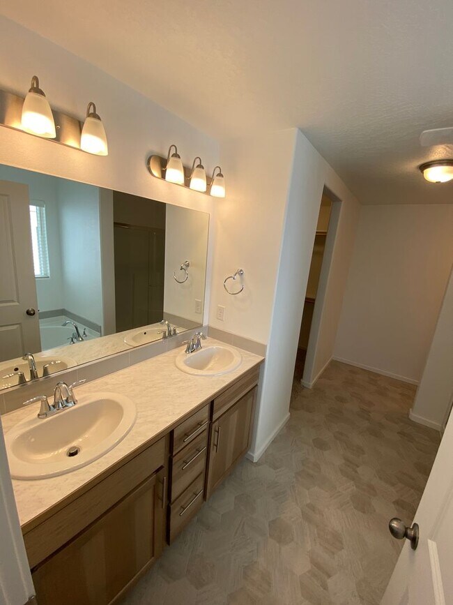 Building Photo - Newly Built 3 Bed, 2 Bath in Spokane Valley!