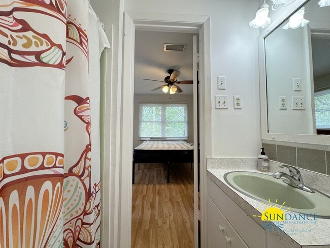 Building Photo - Waterfront mother-in-law suite, all utilities are included!
