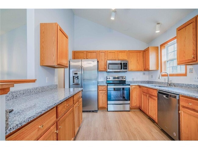 Building Photo - 916 Parkside Blvd