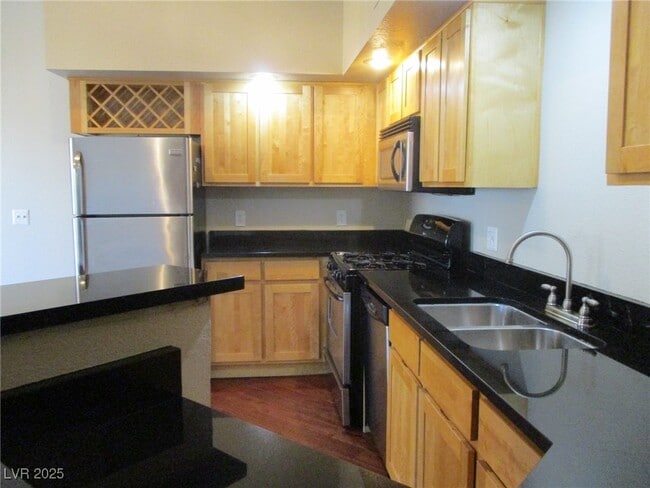 Building Photo - 8400 W Charleston Blvd