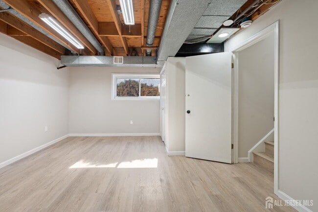 Building Photo - 160 Goldmine Ln