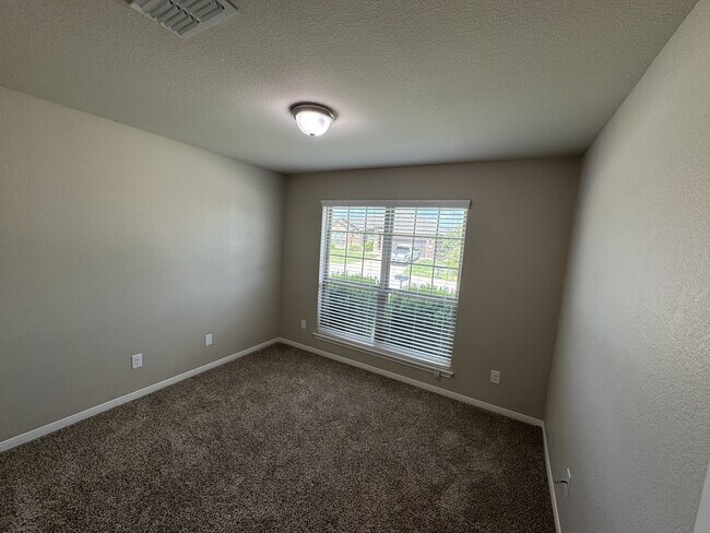 Building Photo - 5611 Markham Dr