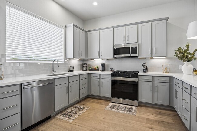 Building Photo - 10614 Cascade Ledge Ln