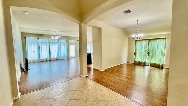 Building Photo - 3811 Windmill Creek Dr