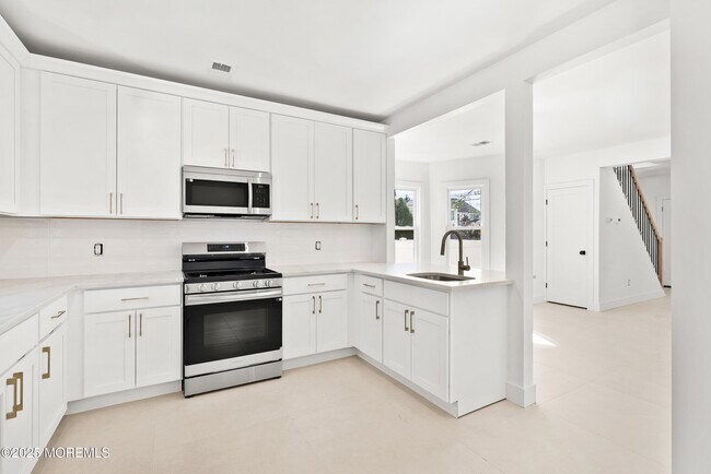 Building Photo - 448 Monmouth Rd