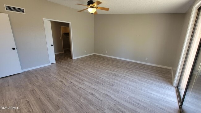 Building Photo - 464 Nelson Dr
