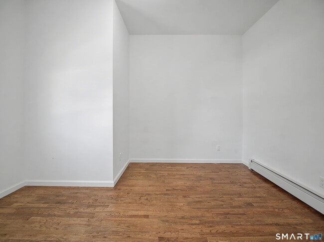 Building Photo - 144 Cottage St