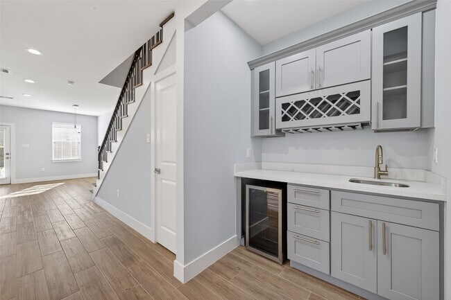 Building Photo - 10021 Alfred Ln