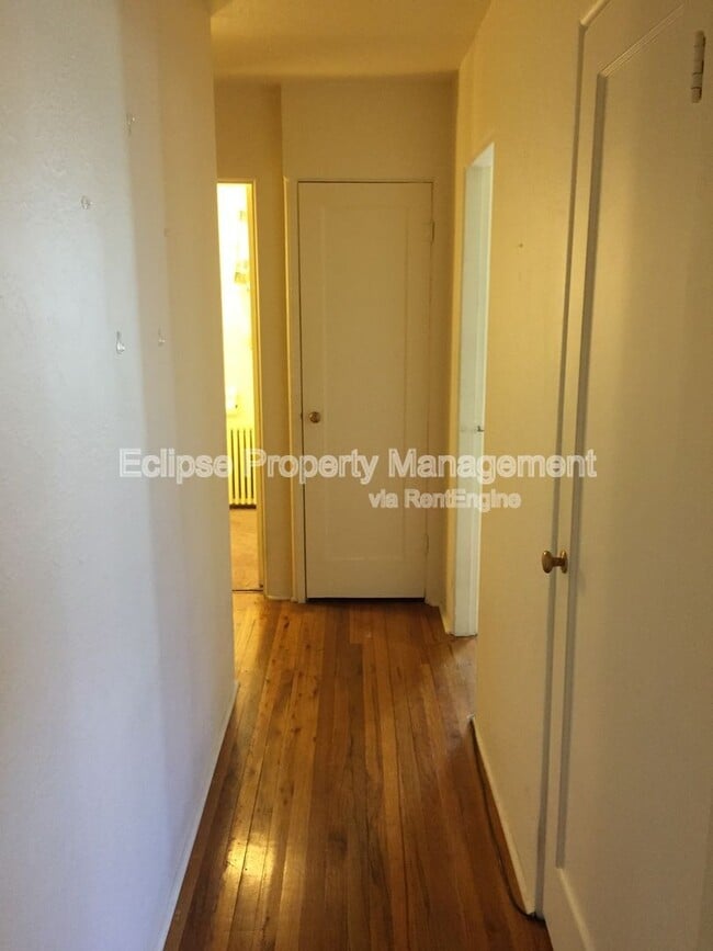 Building Photo - 219 Edison Ave