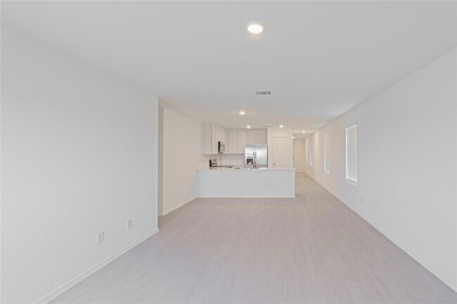 Building Photo - 336 Cowpoke Dr