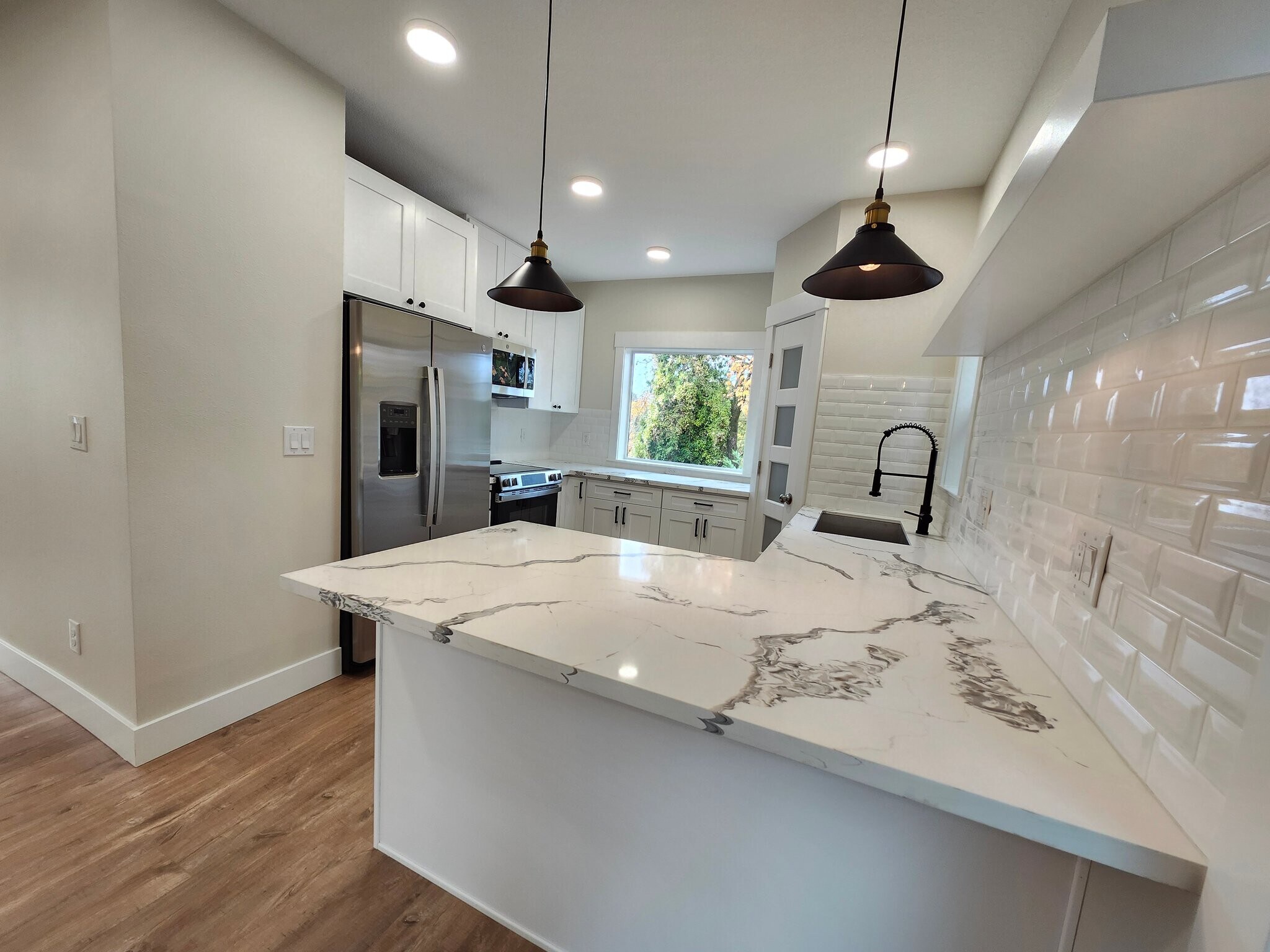 Building Photo - 4905 SE Harney Dr