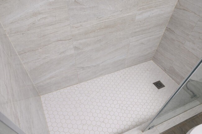 Building Photo - 5815 Village Forest Ct