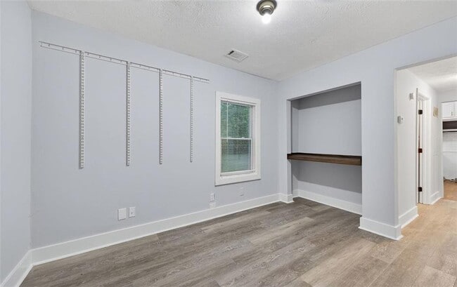 Building Photo - 6453 Shadow Rock Dr