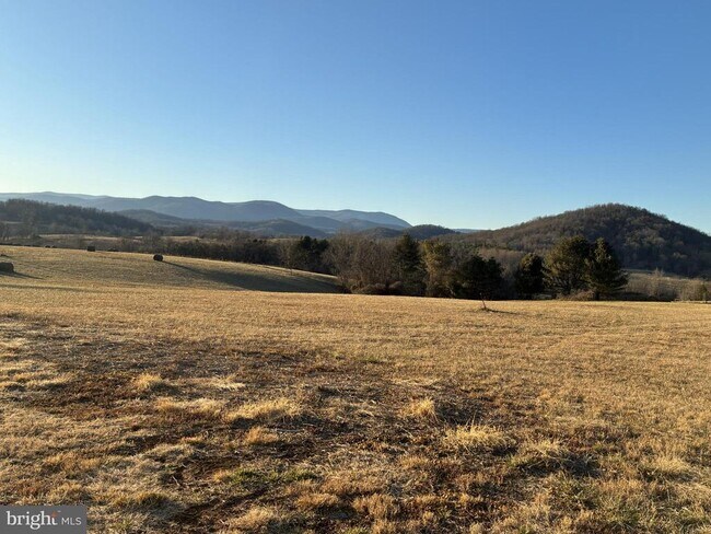 Building Photo - 873 Hawlin Rd