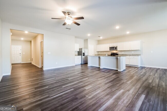 Building Photo - 3939 Kendrick Cir