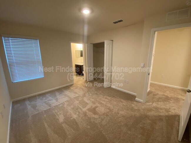 Building Photo - 9588 Star Dr