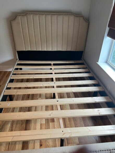 Queen Bed Frame - 529 SW Akron Ave