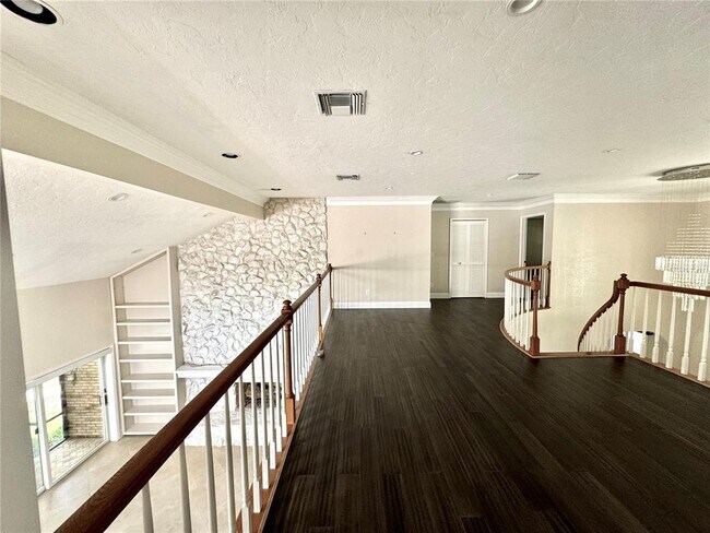 Building Photo - 7315 Hunt Club Ln