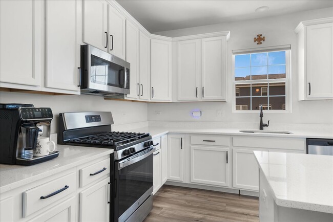 Building Photo - 15312 S Sawgrass Cir