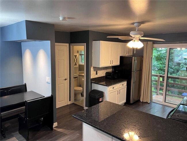 Building Photo - 206 Arthurs Way