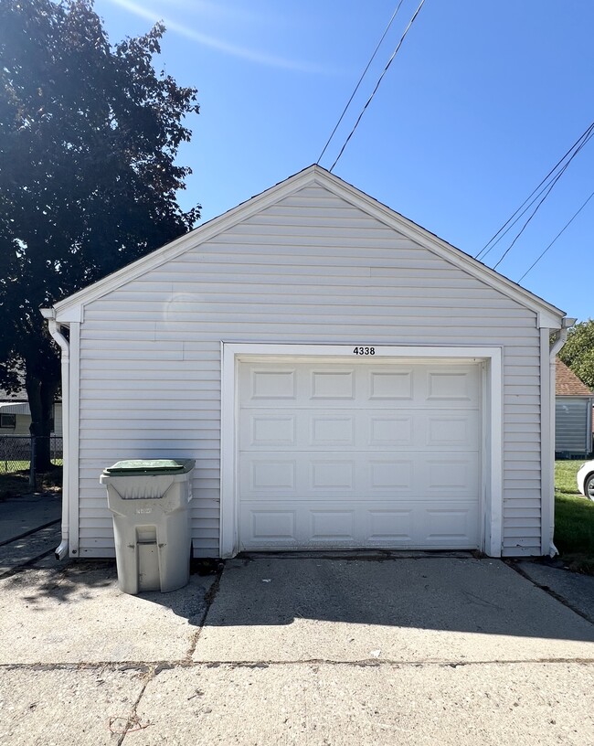 Building Photo - 4338 N 54th St