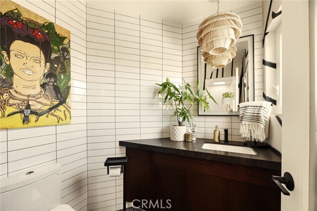 Building Photo - 610 9th St