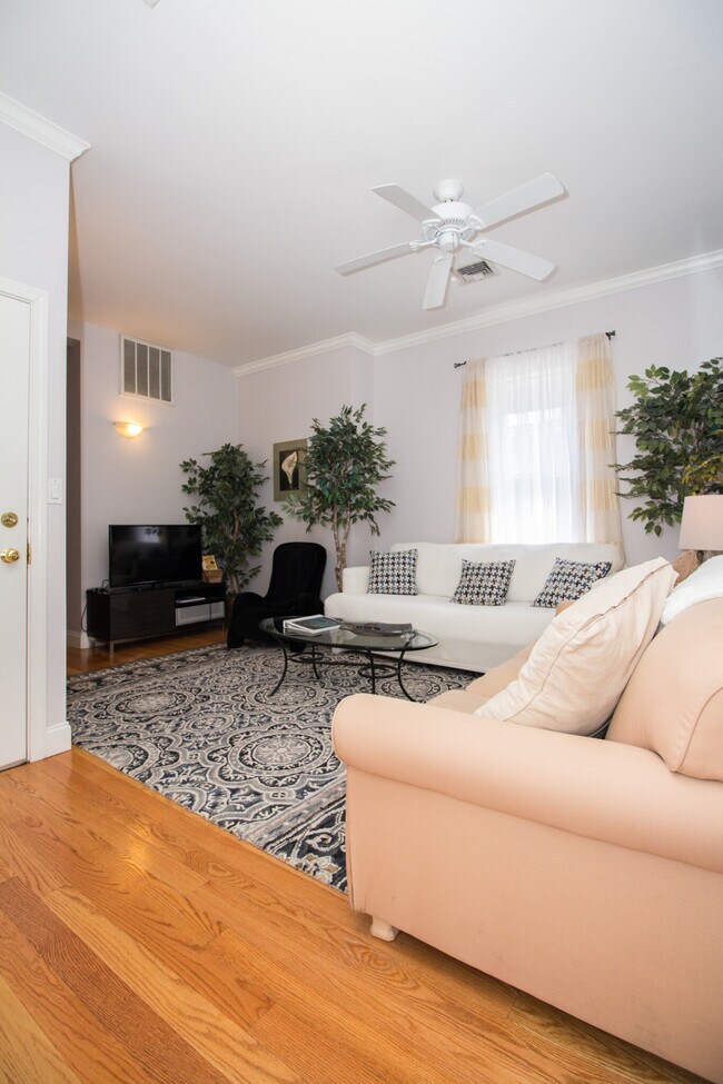 Building Photo - 6 Harvard Sq