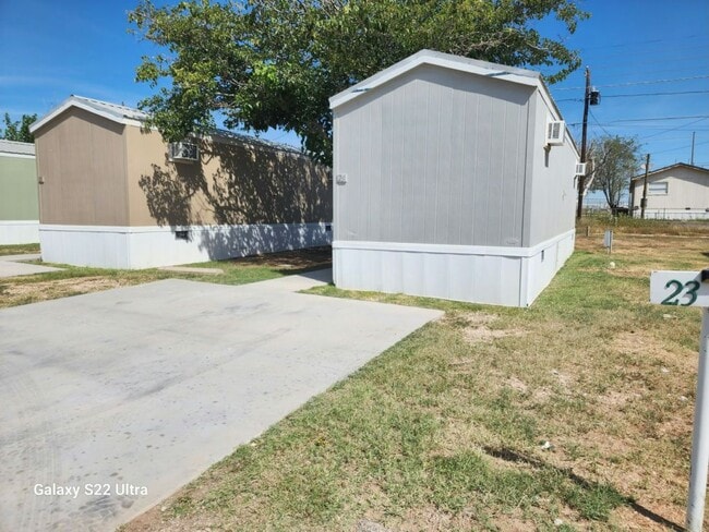 Building Photo - 1124 Gary Terrace