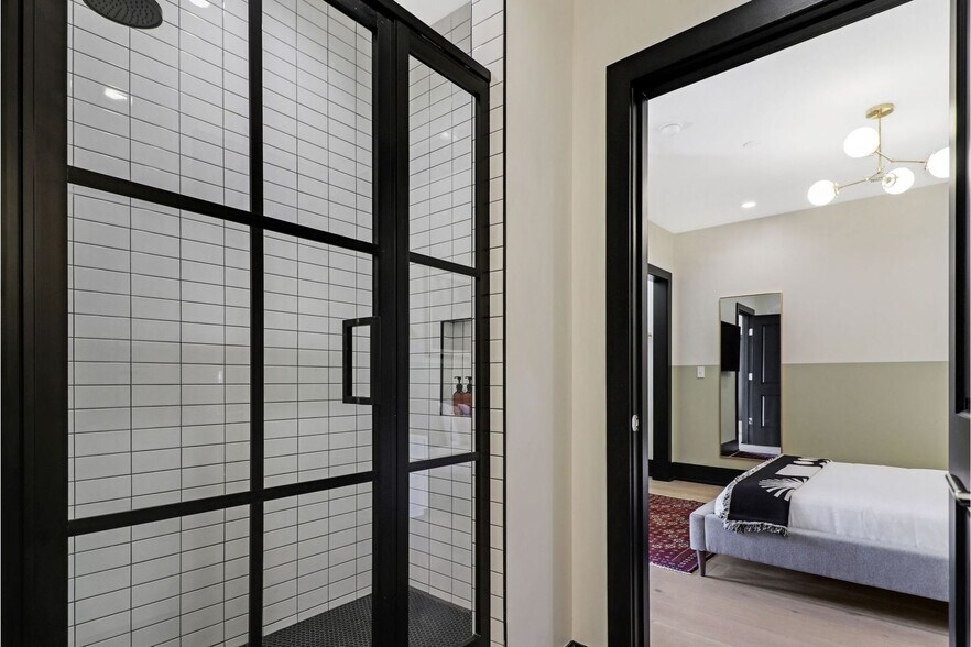 Building Photo - 1148 S Peters St