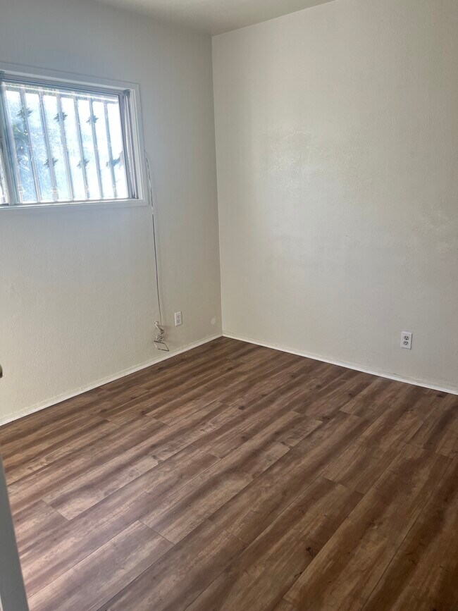 Bedroom (4) - 108 W 105th St