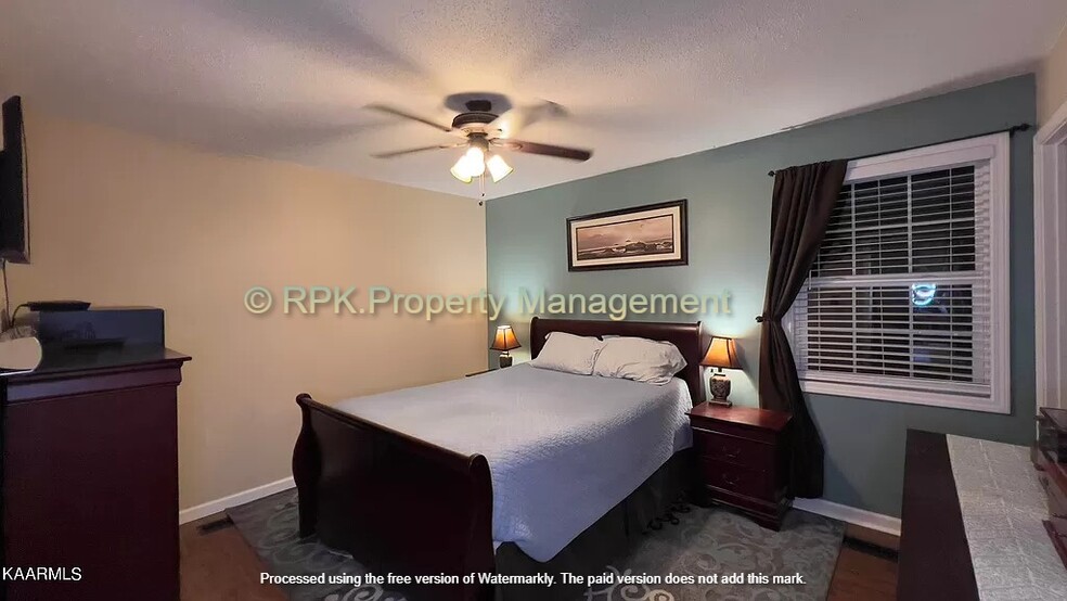 Building Photo - 5615 Karen Dr