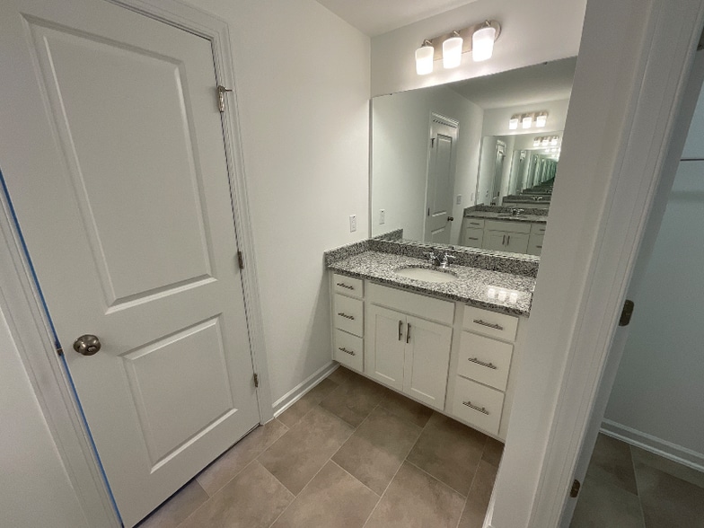 Building Photo - 8714 Wardle Ct