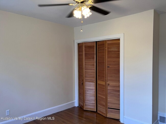 Building Photo - 274 N Rd