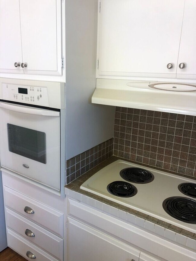 Building Photo - 3 bed 2 bath home for rent in SkyPark area...